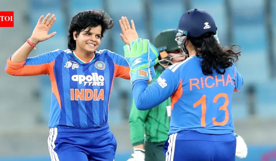 Dubai: India’s spin attack restricts Pakistan to lowest T20I total